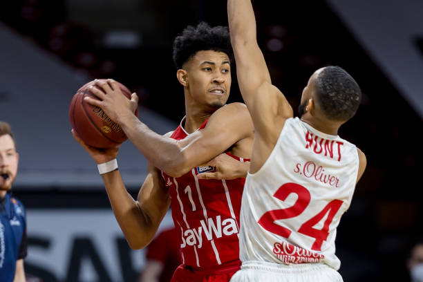 在过去三个 在过去三个