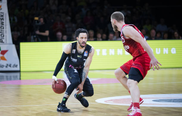 尽管防守上 尽管防守上