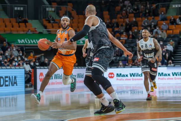 他内线进攻 他内线进攻